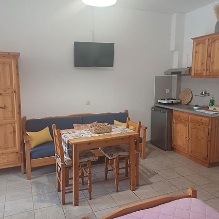 Nikolaos Studios Apartments Skopelos Buitenkant foto