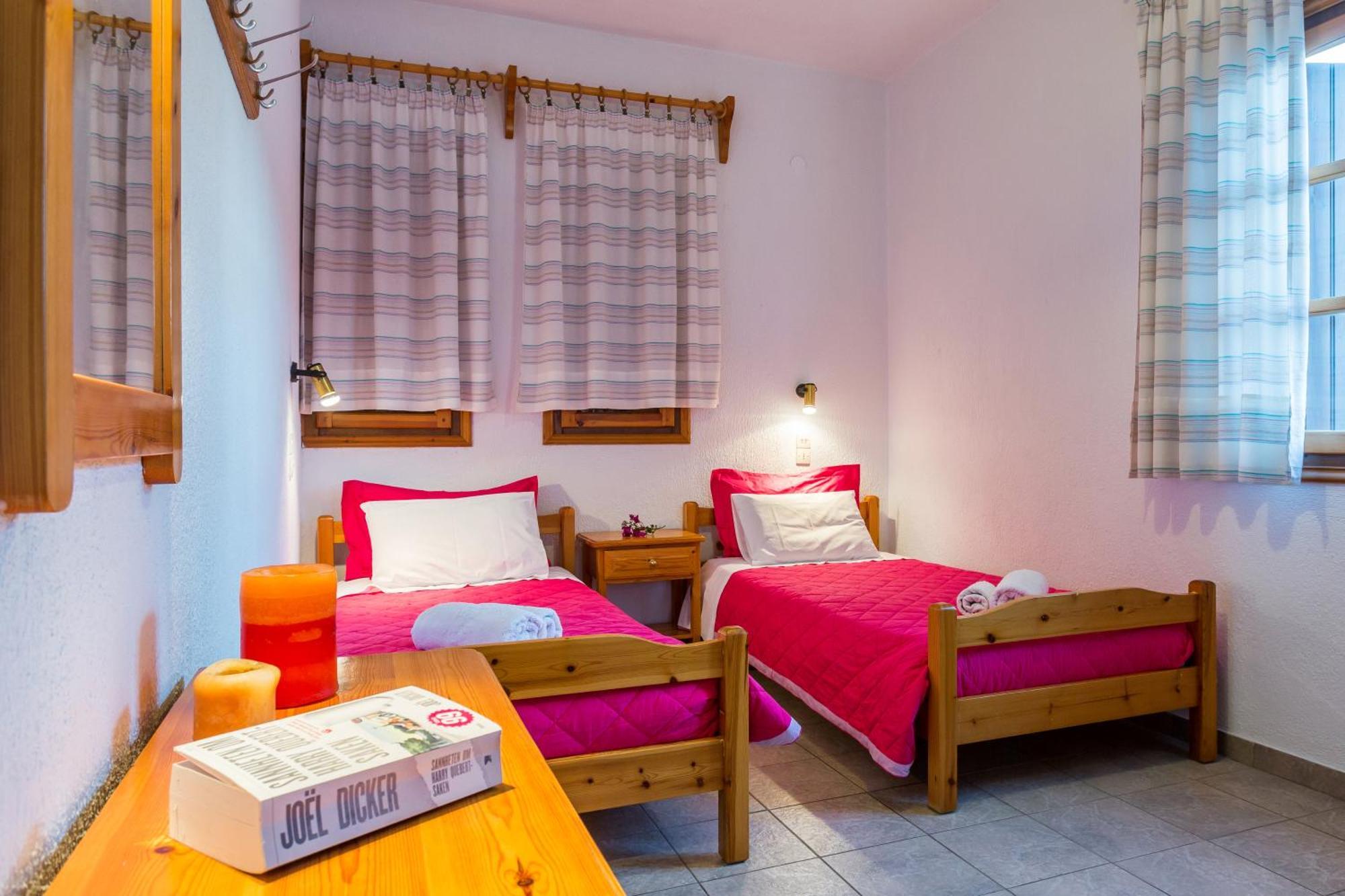Nikolaos Studios Apartments Skopelos Buitenkant foto