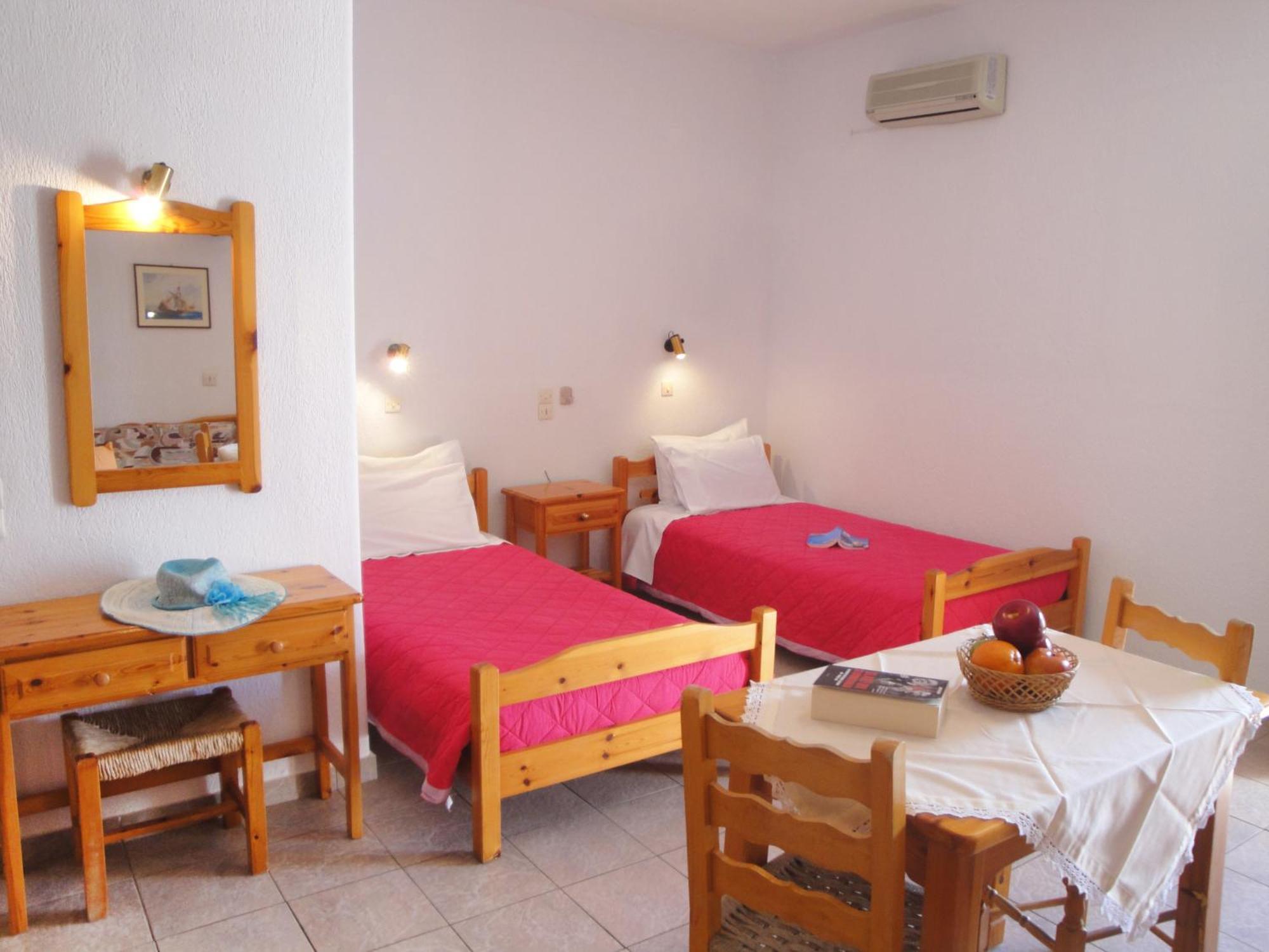 Nikolaos Studios Apartments Skopelos Buitenkant foto