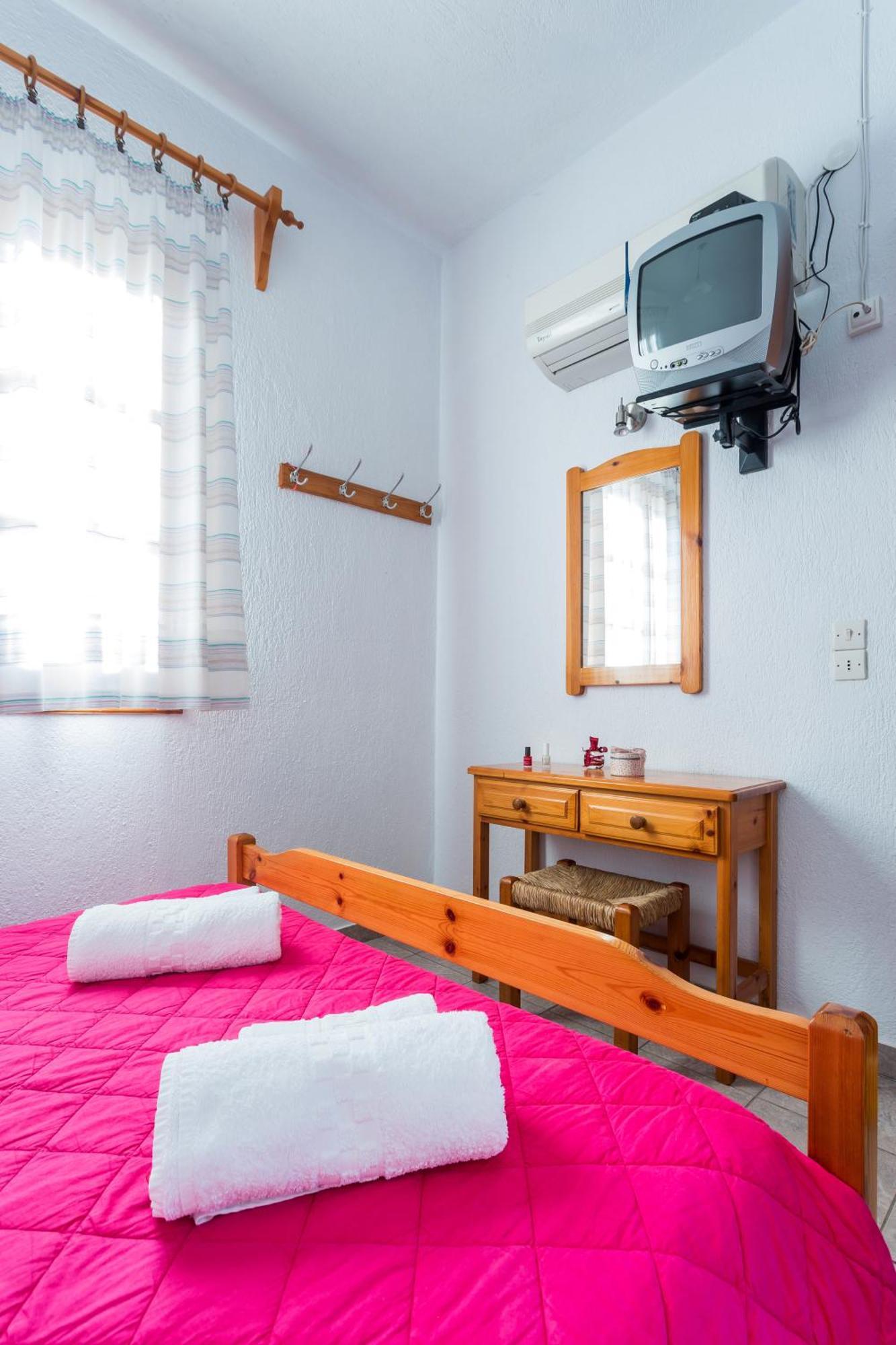 Nikolaos Studios Apartments Skopelos Buitenkant foto