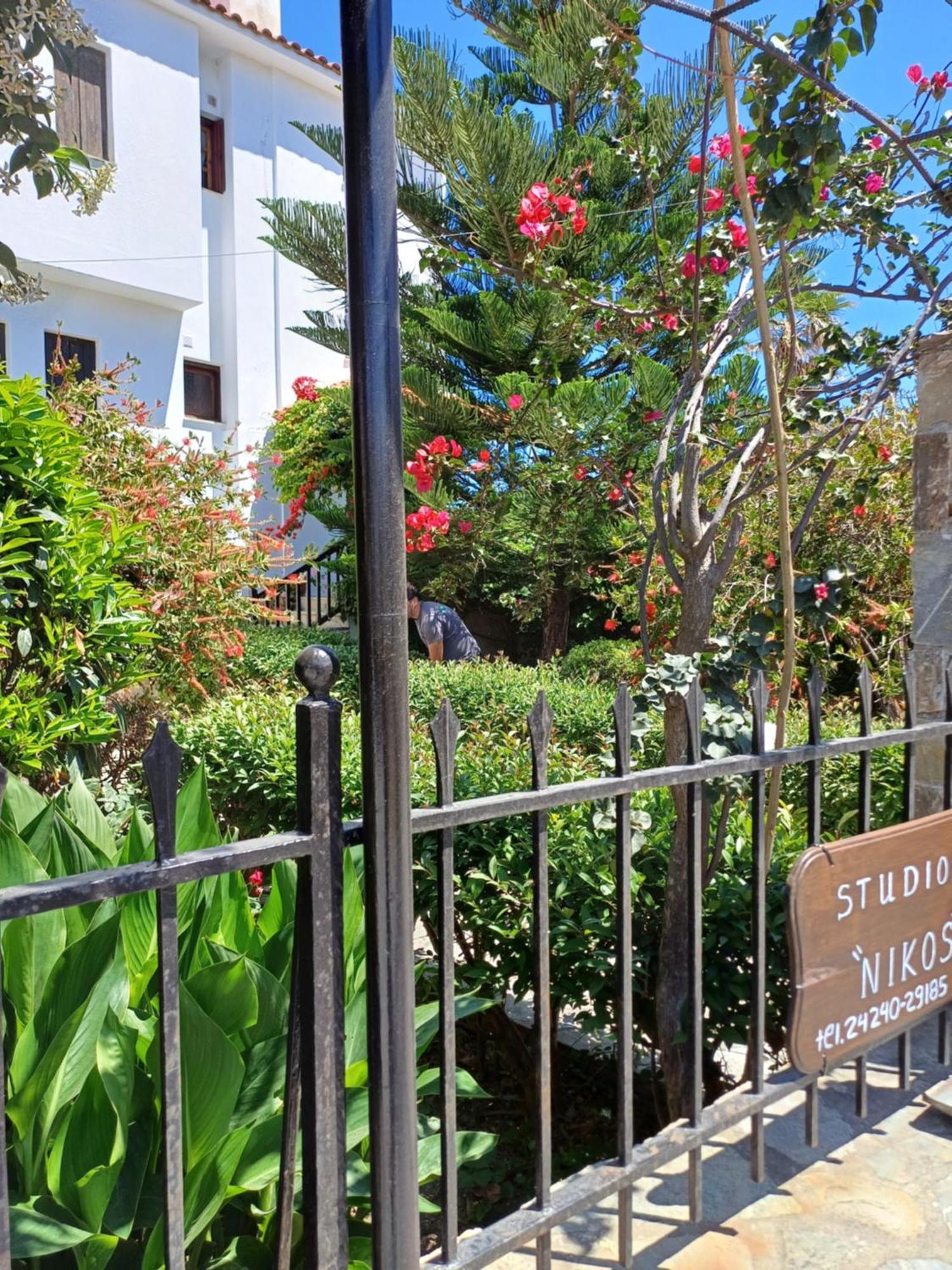 Nikolaos Studios Apartments Skopelos Buitenkant foto