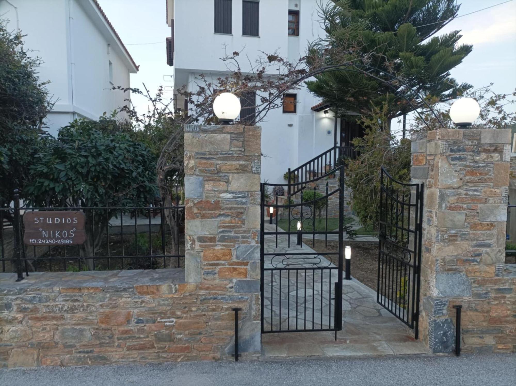 Nikolaos Studios Apartments Skopelos Buitenkant foto
